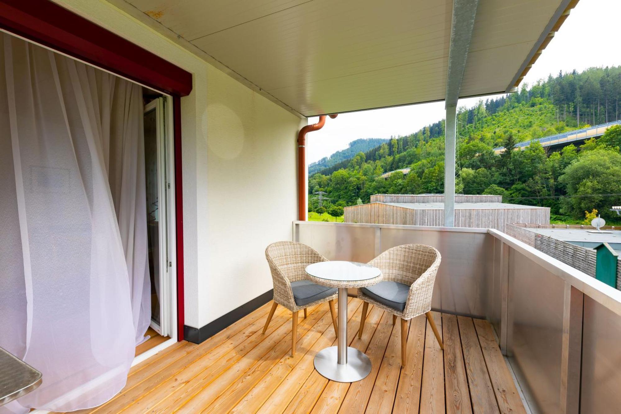 Apartmenthaus Pastner Am Teich Uebelbach Exterior photo